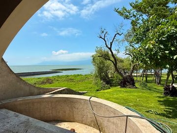 Casa a pie de Lago de Chapala, Coto exclusivo de 8 residencias, Laguna Chante