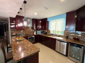 Departamento con vista al mar, muelle y amenidades, en Peninsula Grand, venta