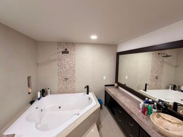 Departamento con vista al mar, muelle y amenidades, en Peninsula Grand, venta