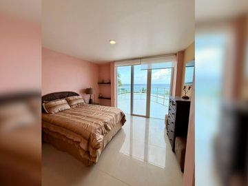 Departamento con vista al mar, muelle y amenidades, en Peninsula Grand, venta