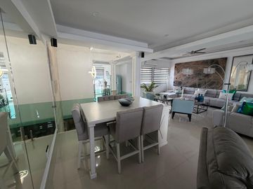 VENDO CASA EN LA MARINA, ZONA DORADA DE LEON, CON EXCELENTES ACABADOS
