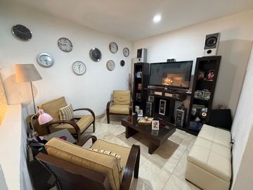 VENDO CASA EN LA MARINA, ZONA DORADA DE LEON, CON EXCELENTES ACABADOS