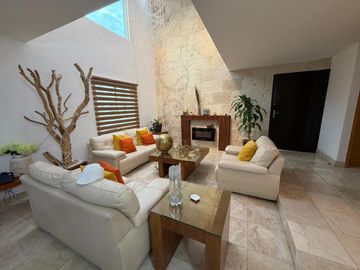 VENDO CASA EN LA MARINA, ZONA DORADA DE LEON, CON EXCELENTES ACABADOS