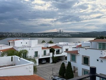 VENDO CASA EN LA MARINA, ZONA DORADA DE LEON, CON EXCELENTES ACABADOS