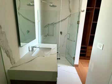 Renta Depto Amueblado en Legacy, Puerta de Hierro