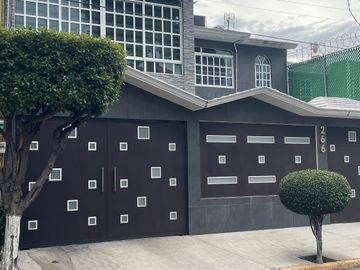 CASA EN VENTA EB VALLE CEYLAN