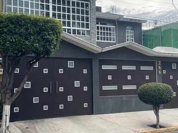 CASA EN VENTA EB VALLE CEYLAN