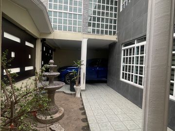 CASA EN VENTA EB VALLE CEYLAN