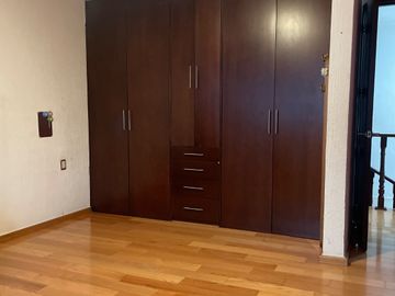CASA EN VENTA EB VALLE CEYLAN