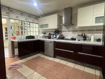 CASA EN VENTA EB VALLE CEYLAN