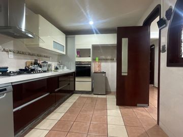 CASA EN VENTA EB VALLE CEYLAN