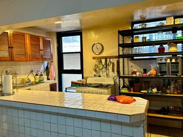 Casa ubicada en Ave principal, a pocos minutos de la playa y el aeropuerto, en venta