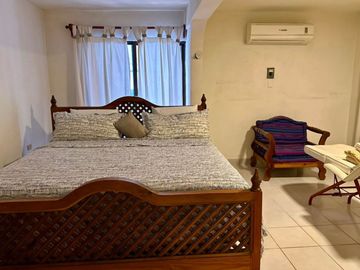 Casa ubicada en Ave principal, a pocos minutos de la playa y el aeropuerto, en venta