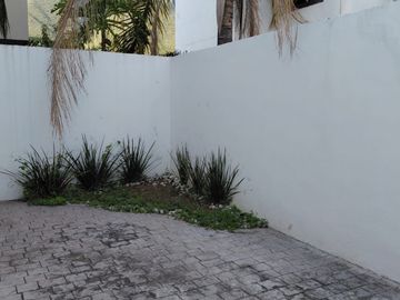 CASA EN RENTA EN RESIDENCIAL DE LA SIERRA