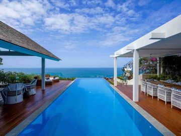 Dijual Villa Mewah di Tepi Tebing dalam Komplek Resor Uluwatu Bali