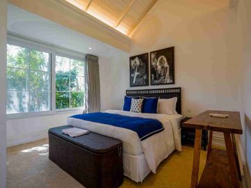 Dijual Villa Mewah di Tepi Tebing dalam Komplek Resor Uluwatu Bali