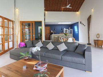 ID:H-149 Disewakan Luxury Villa Umalas Kerobokan Bali Dekat Seminyak Kuta  Denpasar Canggu