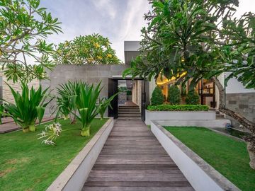 ID:H-151 Disewakan Villa Luxury Nusa Dua Kuta Selatan Bali Dekat Jimbaran Ungasan Uluwatu