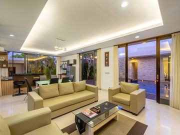 ID:H-151 Disewakan Villa Luxury Nusa Dua Kuta Selatan Bali Dekat Jimbaran Ungasan Uluwatu