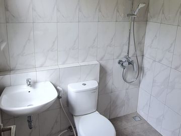 DIJUAL Rumah Baru Cantik Luas Perumahan Komplek Cipinang Elok 2,  Jatinegara, Jaktim