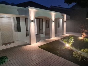 DIJUAL Rumah Baru Cantik Luas Perumahan Komplek Cipinang Elok 2,  Jatinegara, Jaktim