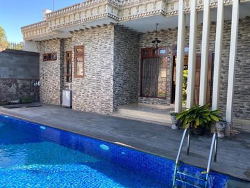 Dijual Villa 2 Lantai Full Furnished Mewah Modern Minimalis Lokasi di Mainroad Lembang Bandung