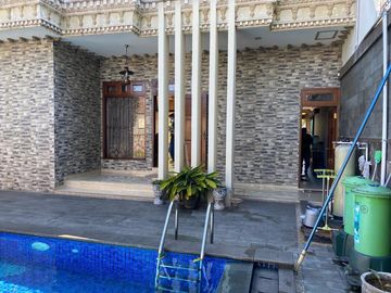 Dijual Villa 2 Lantai Full Furnished Mewah Modern Minimalis Lokasi di Mainroad Lembang Bandung