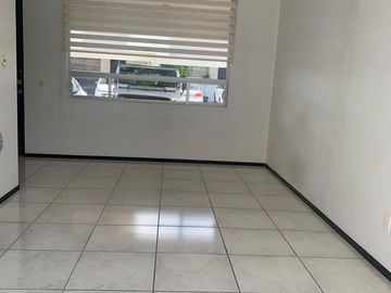 HERMOSA CASA EN RENTA  3 RECS., 2.5 BAÑOS, ESTUDIO, CALENTADOR SOLAR, MINI SPLITS