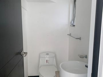HERMOSA CASA EN RENTA  3 RECS., 2.5 BAÑOS, ESTUDIO, CALENTADOR SOLAR, MINI SPLITS