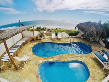Alquiler De Exclusivo Hotel En Playa Con Piscina Y Vista Al Mar – Balneario De Punta Sal