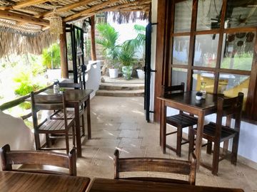 Alquiler De Exclusivo Hotel En Playa Con Piscina Y Vista Al Mar – Balneario De Punta Sal