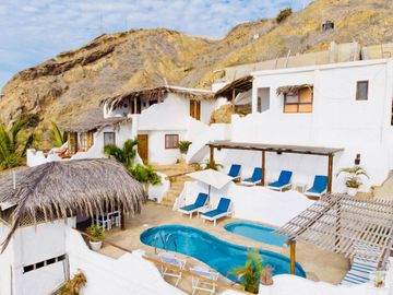 Alquiler De Exclusivo Hotel En Playa Con Piscina Y Vista Al Mar – Balneario De Punta Sal