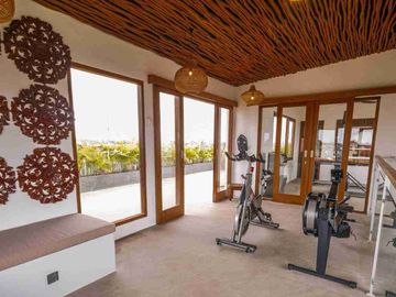 5 bedroom luxury villa