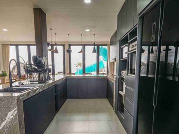 5 bedroom luxury villa