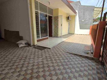 Rumah Duri Kepa Jakarta Barat Lokasi Strategis Lebar 10, Row 2 Mobil