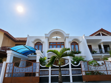 RUMAH MEWAH SIAP HUNI LOKASI STRATEGIS BINTARO