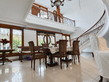 RUMAH MEWAH SIAP HUNI LOKASI STRATEGIS BINTARO