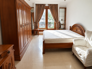 RUMAH MEWAH SIAP HUNI LOKASI STRATEGIS BINTARO