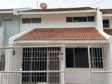 Dekat Puri Indah & Lippo Mall Puri, Dijual Rumah Eksklusif 2.5 Lantai SHM di Griya Mas 1 Srengseng Jakarta Barat – One Gate System & Bebas Banjir