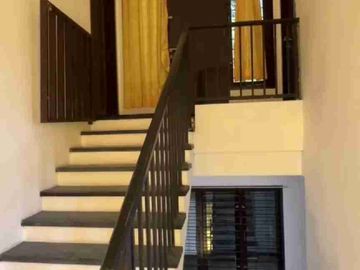 rumah sewa dua lantai di Samarinda