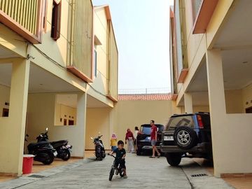 Rumah 2 Lantai Siap Huni dekat Kampus UPN Veteran di Pangkalan Jati, Cinere - Depok