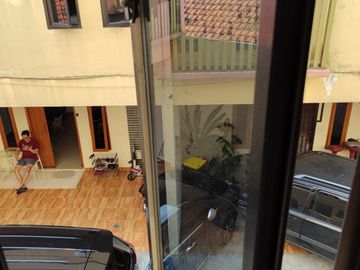 Rumah 2 Lantai Siap Huni dekat Kampus UPN Veteran di Pangkalan Jati, Cinere - Depok