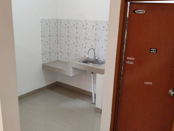 Rumah 2 Lantai Siap Huni dekat Kampus UPN Veteran di Pangkalan Jati, Cinere - Depok