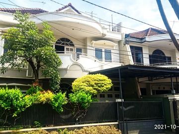 RUMAH MEGAH FULL FURNISHED DI BOULEVARD GRAND GALAXY, BEKASI SELATAN
