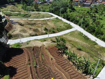NIKMATI VIEWNYA - TANAH KAVLING DI JATINANGOR