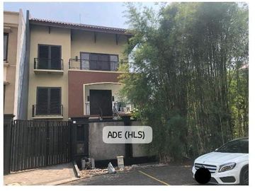 Dijual Cepat Rumah Ada Kolam Renang (Pik Jakarta Utara)