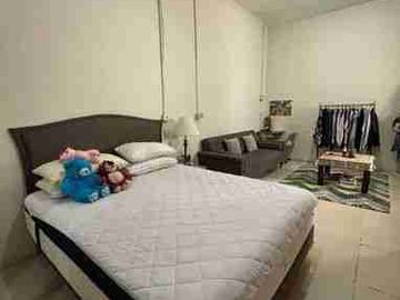 rumah gres jl 2 mobil di blok A jaksel
Kebayoran