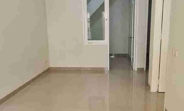 DIJUAL RUMAH DI LEGENDA WISATA 1.5 LANTAI SIAP HUNI