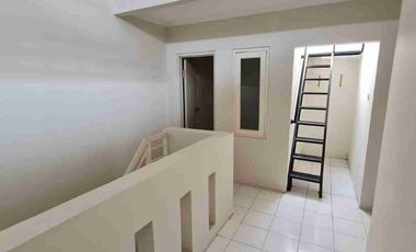 DIJUAL RUMAH DI LEGENDA WISATA 1.5 LANTAI SIAP HUNI