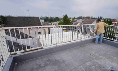 DIJUAL RUMAH DI LEGENDA WISATA 1.5 LANTAI SIAP HUNI